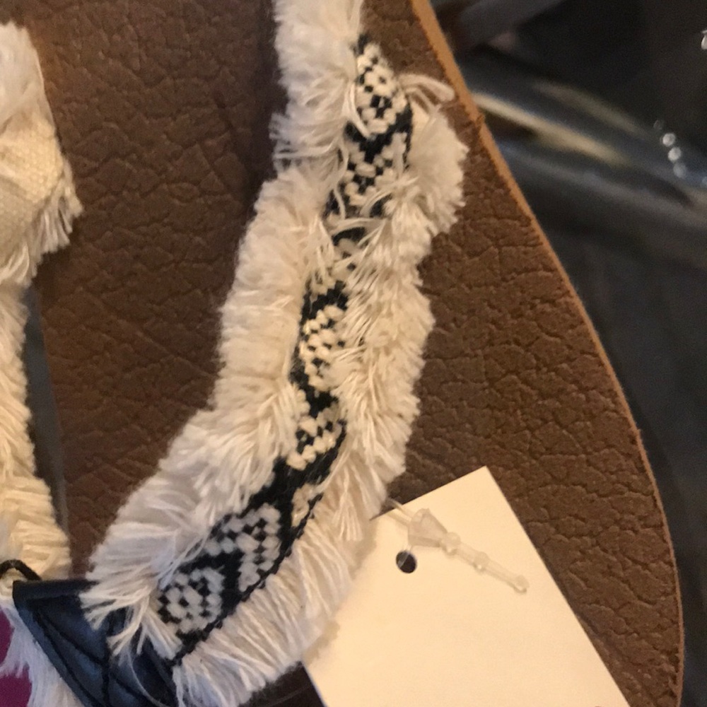 So Sandals - Picture 2 of 3